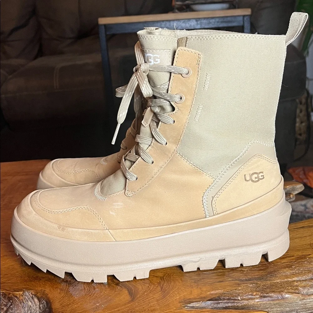 UGG The Lugg Boot Sand Size 9 Women’s Style 1143833 Platform Combat Boots